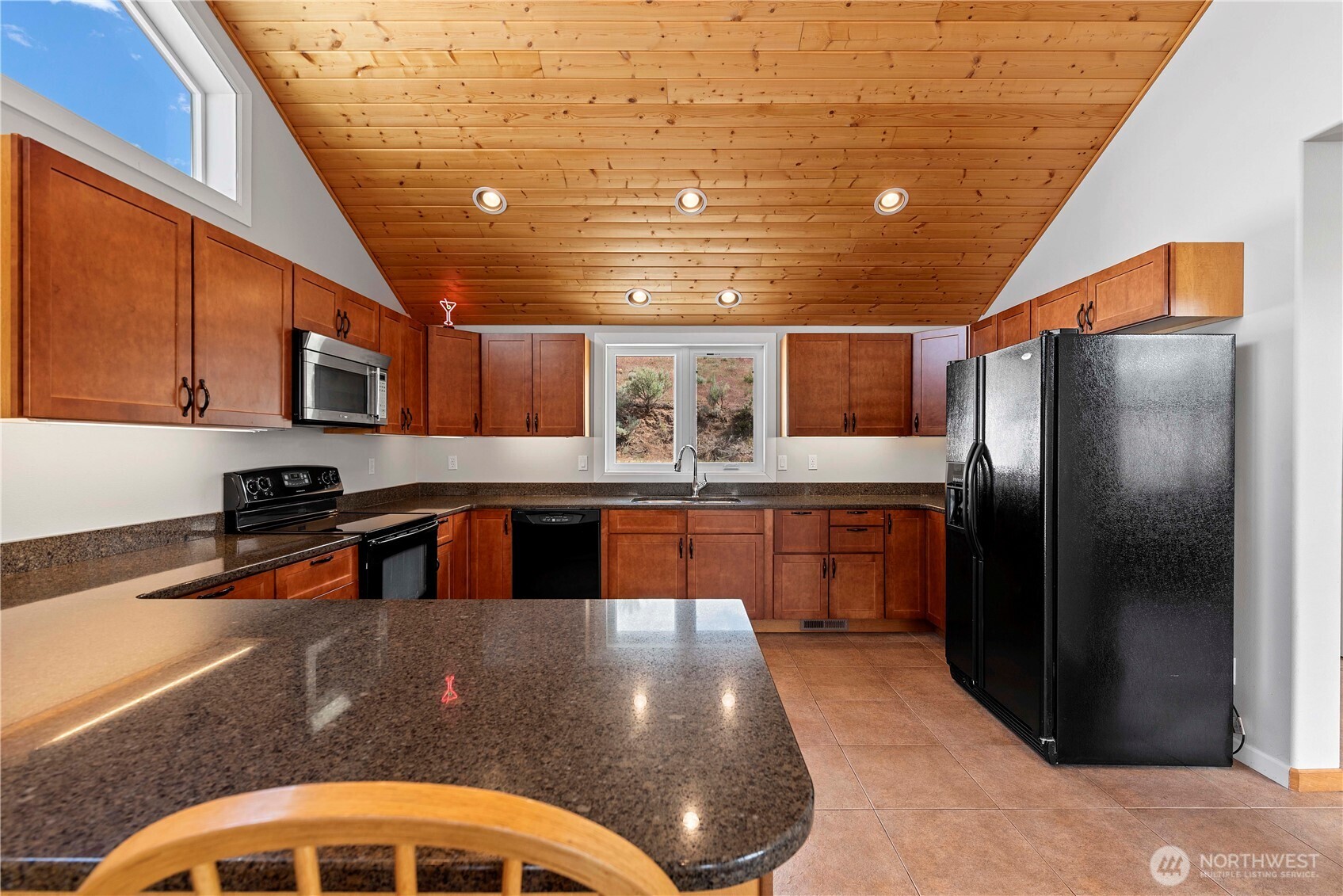340 W Beach Drive , Orondo, WA 98843