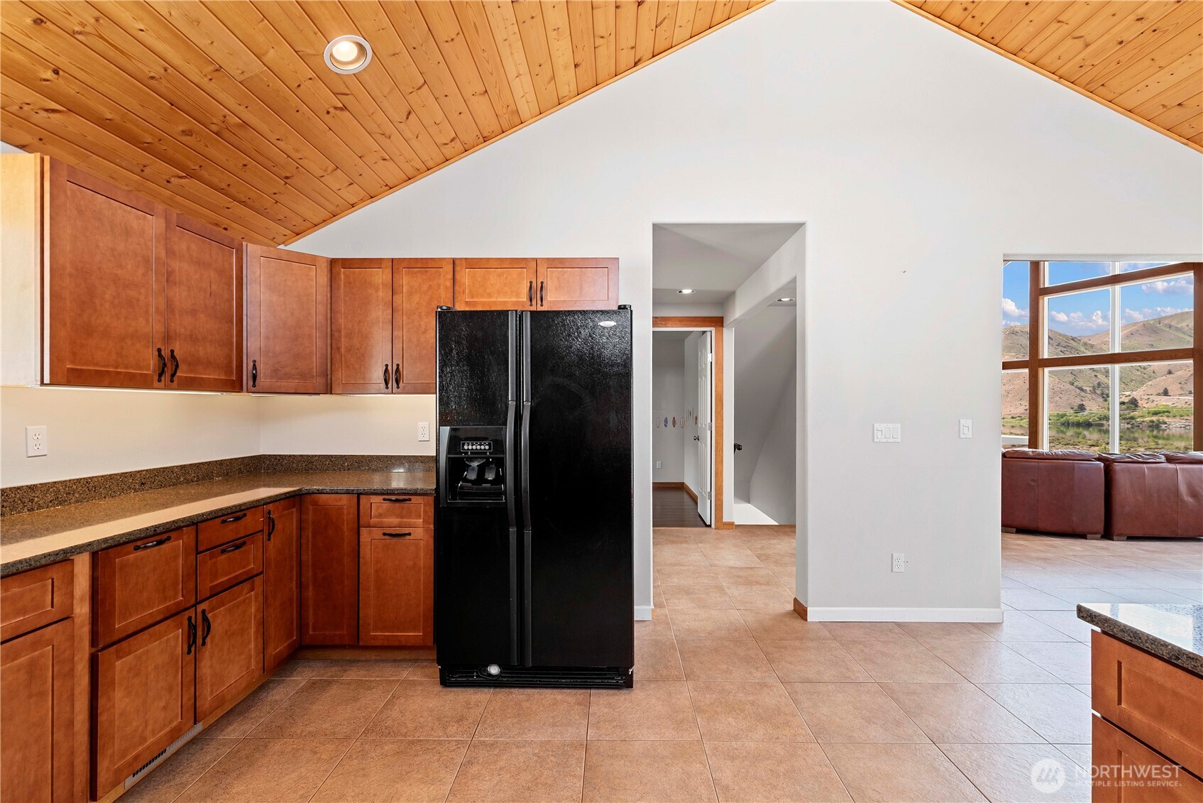 340 W Beach Drive , Orondo, WA 98843