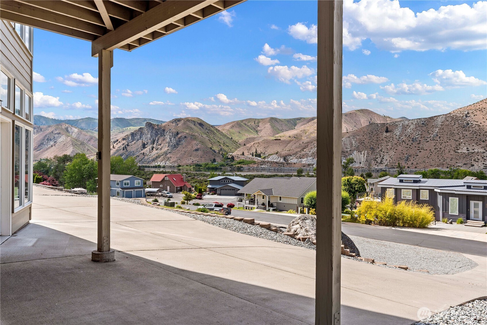 340 W Beach Drive , Orondo, WA 98843