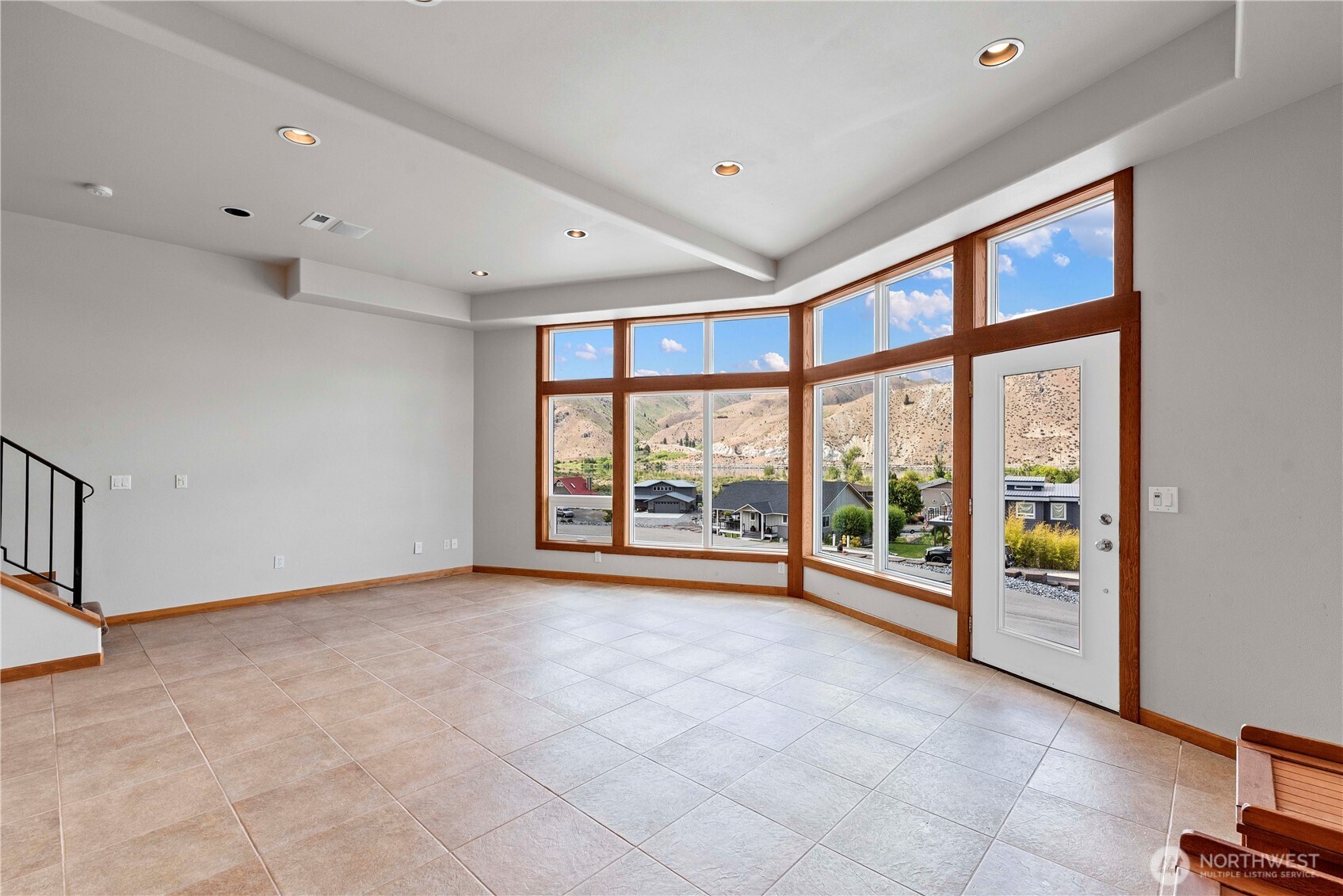 340 W Beach Drive , Orondo, WA 98843