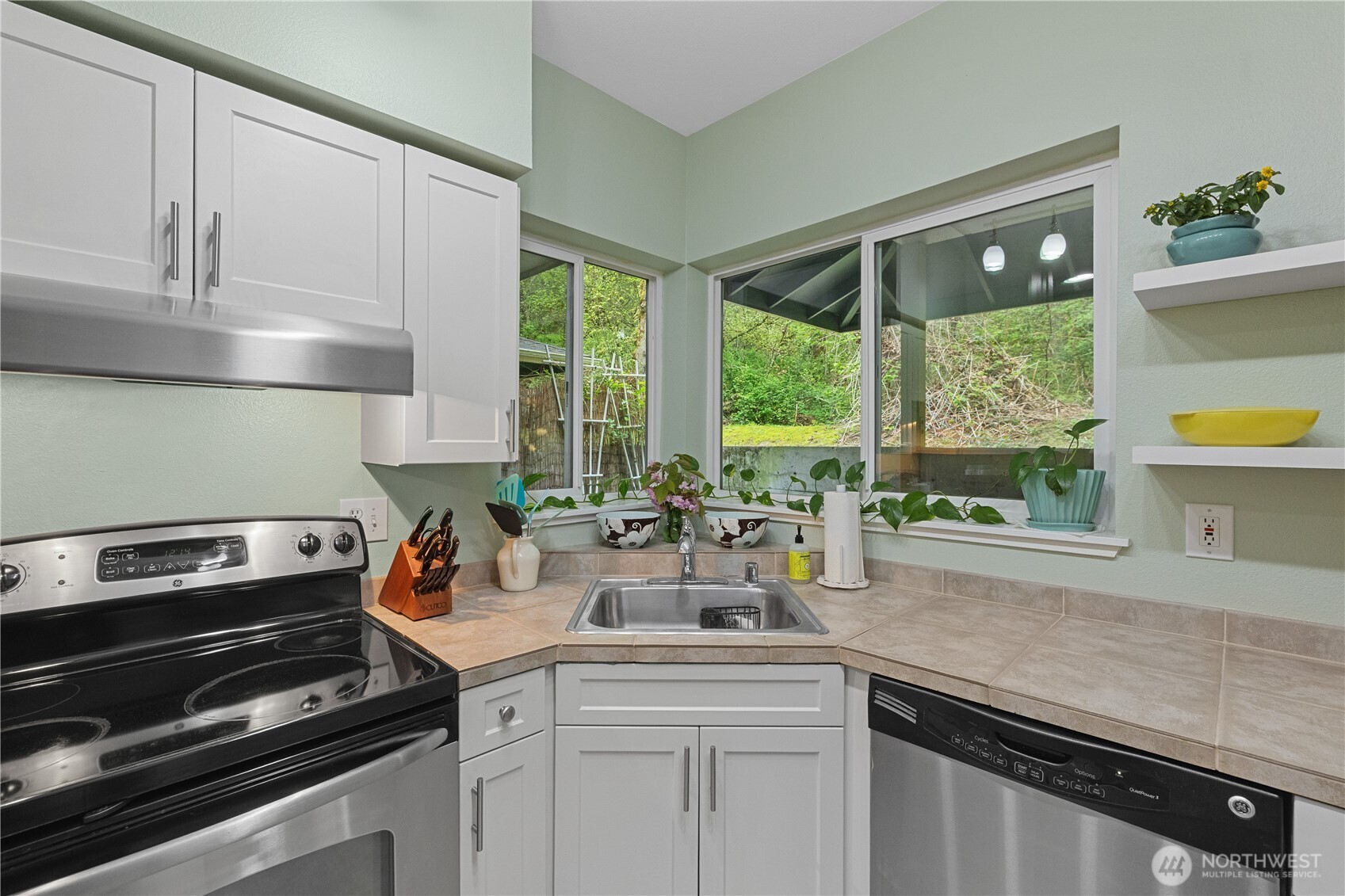 3918 243rd Place SE #F204, Bothell, WA 98021