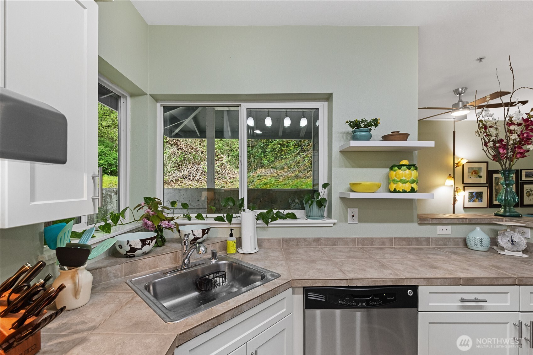 3918 243rd Place SE #F204, Bothell, WA 98021