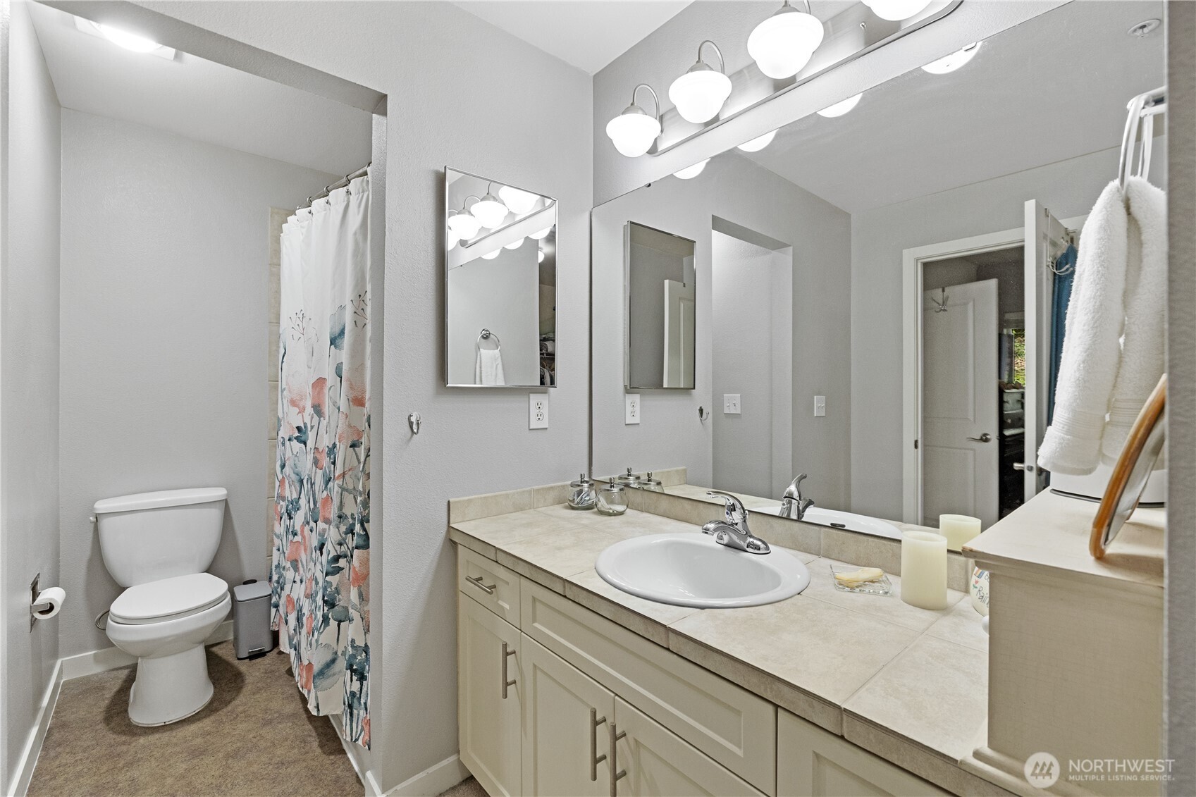 3918 243rd Place SE #F204, Bothell, WA 98021