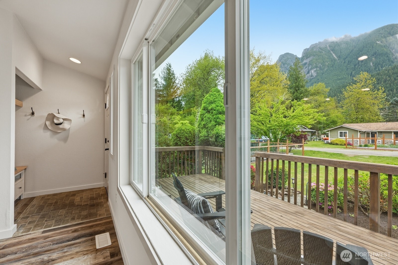 619 Maloney Place NE, North Bend, WA 98045