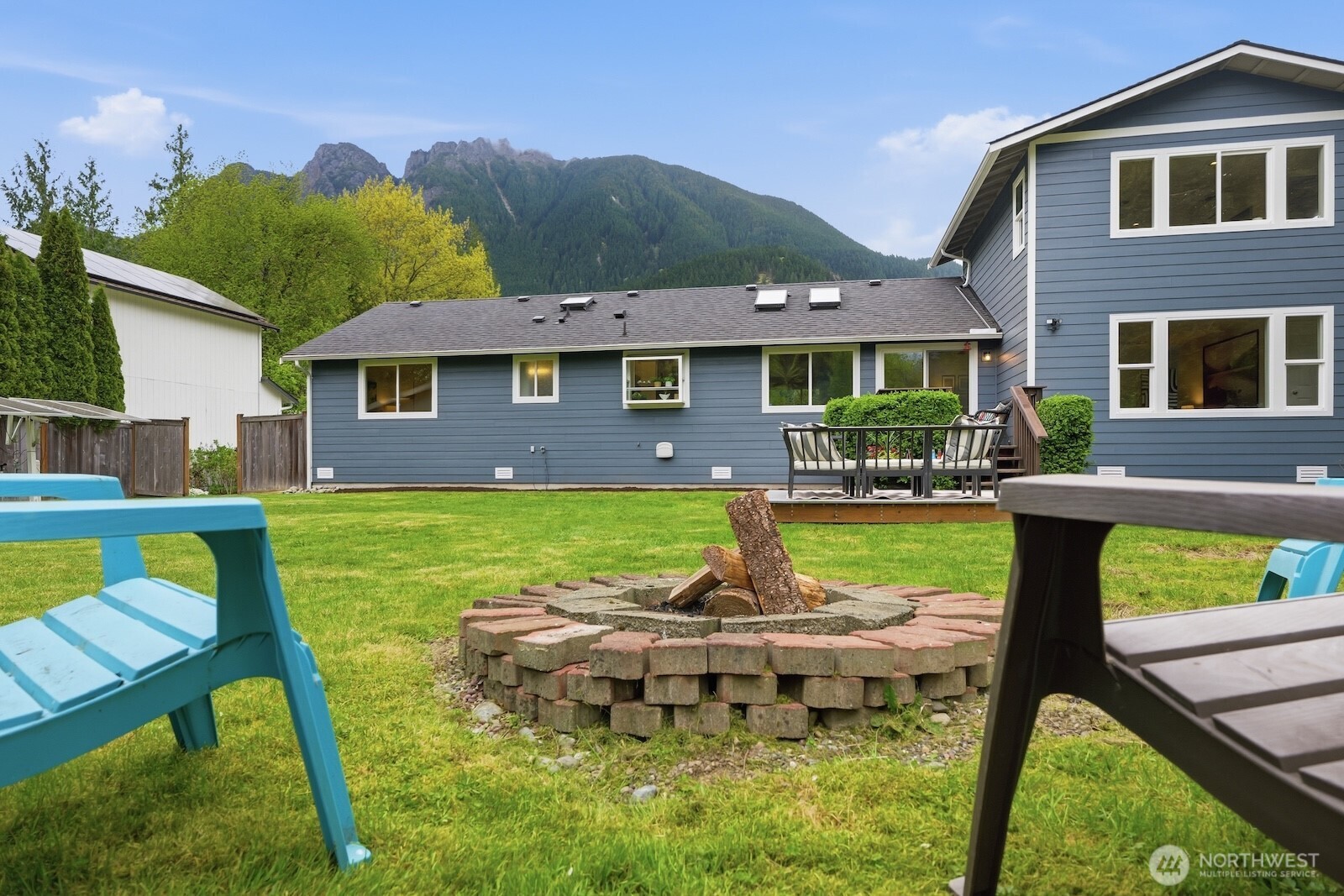 619 Maloney Place NE, North Bend, WA 98045