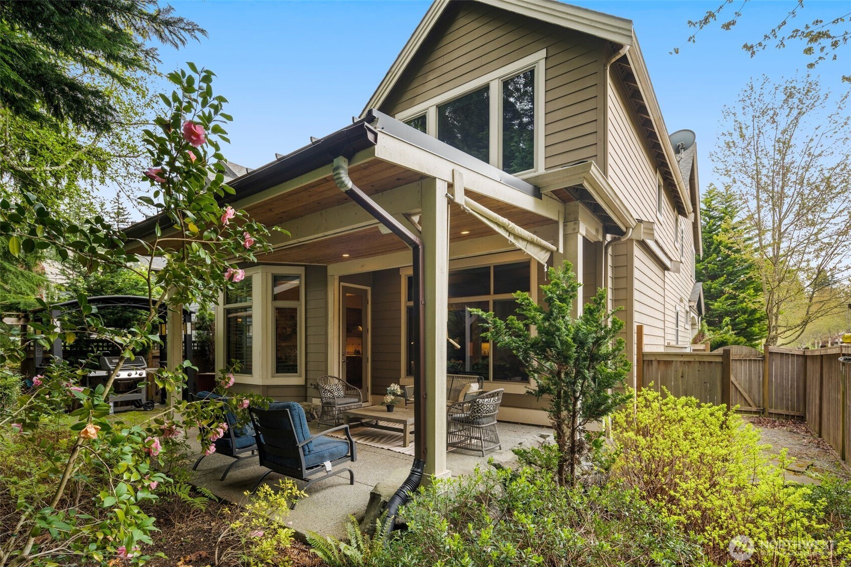 25812 SE 28th Place , Sammamish, WA 98075