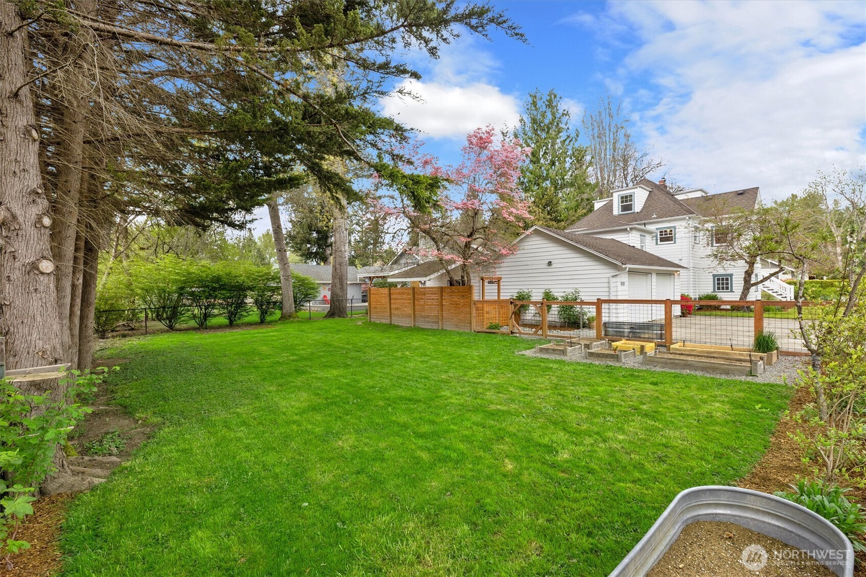 8325 Mountain Avenue SE, Snoqualmie, WA 98065
