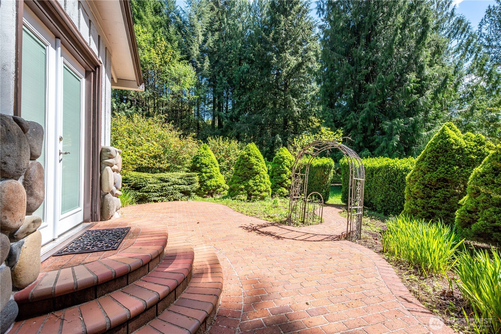 2041 Delameter Road , Castle Rock, WA 98611