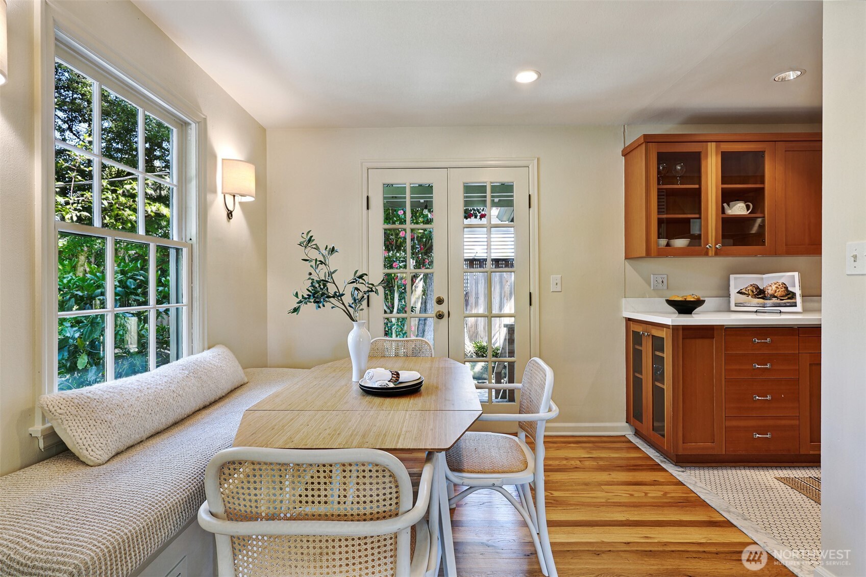 3803 NE 82nd Street , Seattle, WA 98115