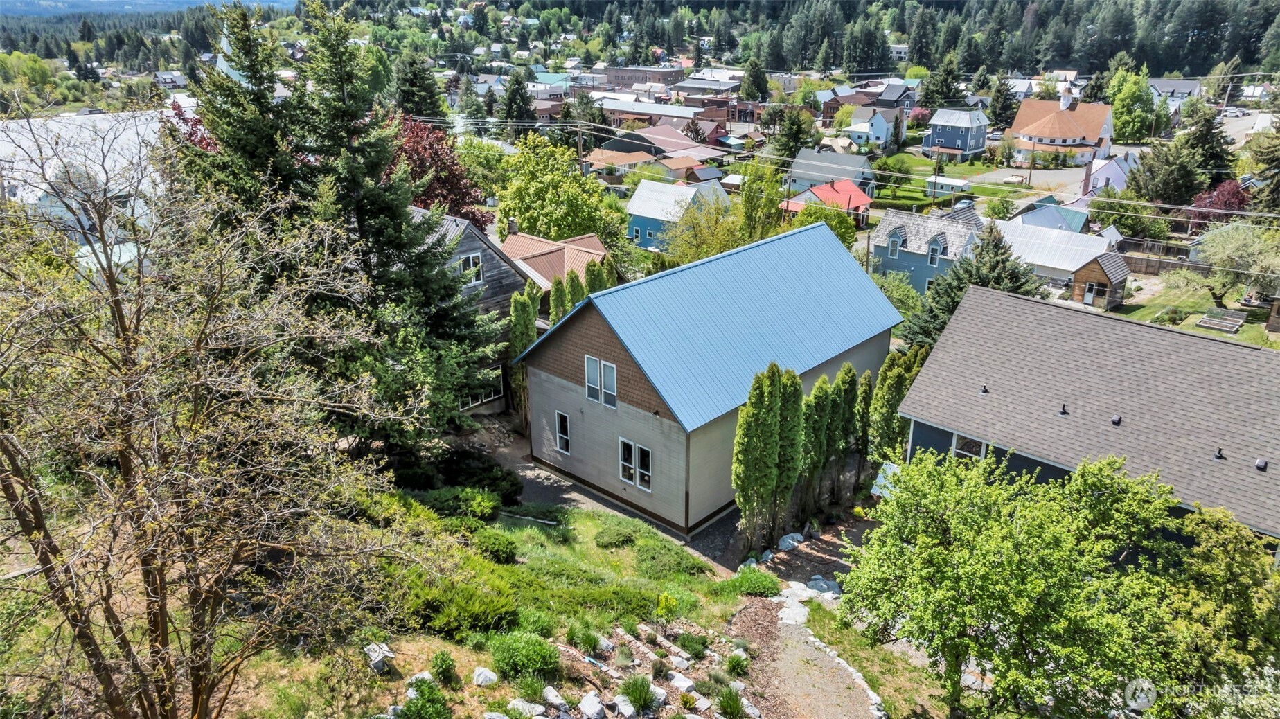 303 N B Street , Roslyn, WA 98941