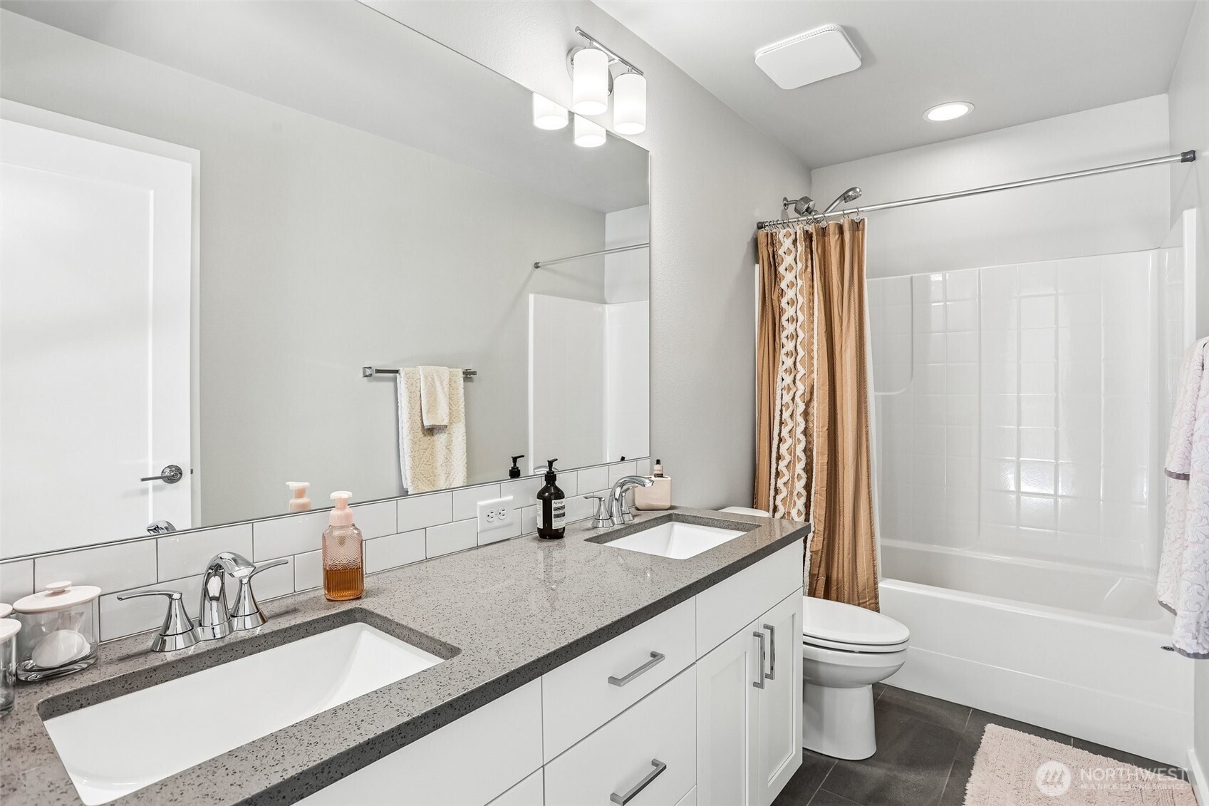 24 151st Street SW, Lynnwood, WA 98087-2601