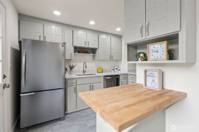 9747 Evanston Ave N, Seattle, WA 98103 - Photo 15