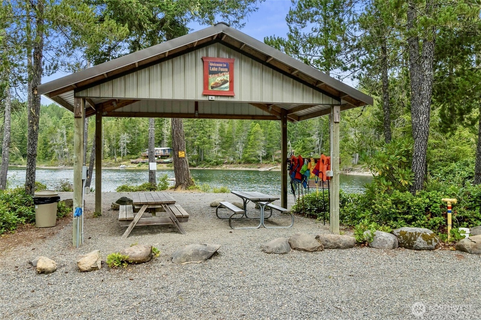 619 N Colony Surf Drive , Lilliwaup, WA 98555