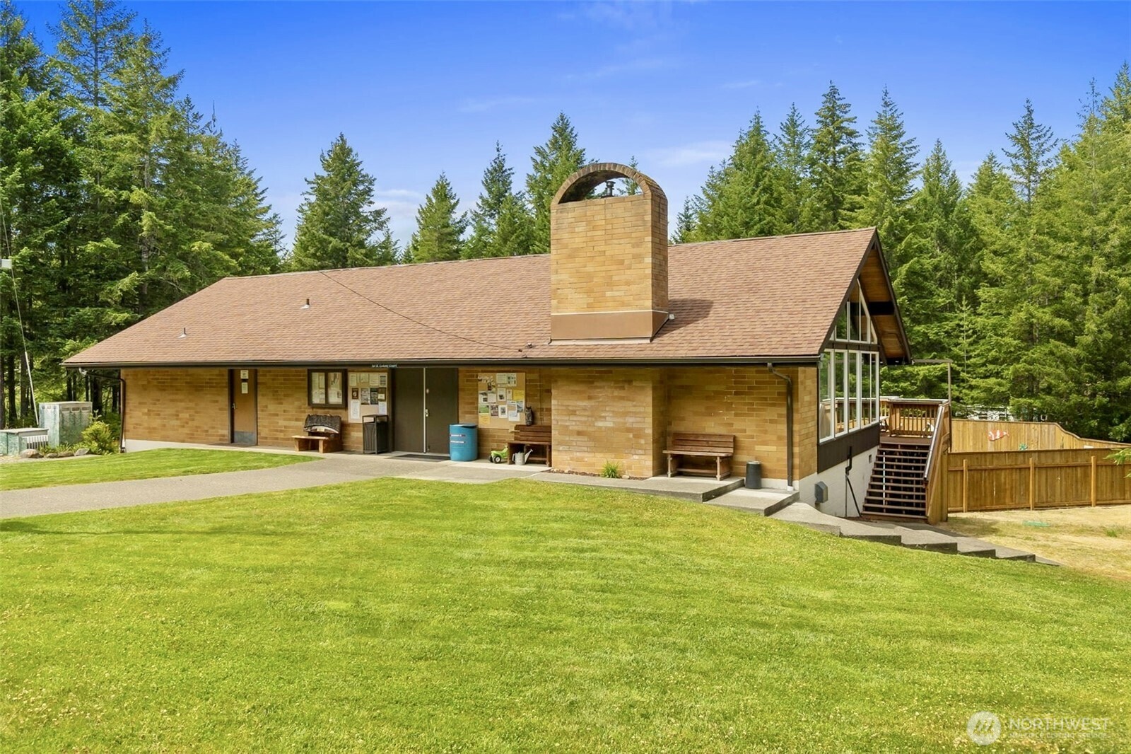 619 N Colony Surf Drive , Lilliwaup, WA 98555