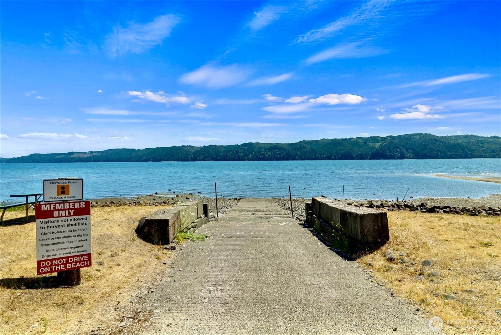 619 N Colony Surf Drive , Lilliwaup, WA 98555