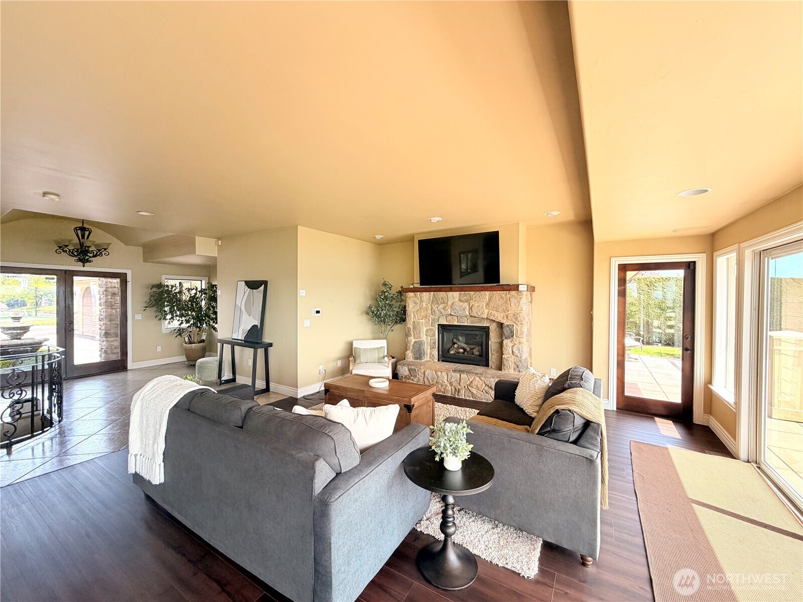 4702 Browns Point Boulevard NE, Tacoma, WA 98422