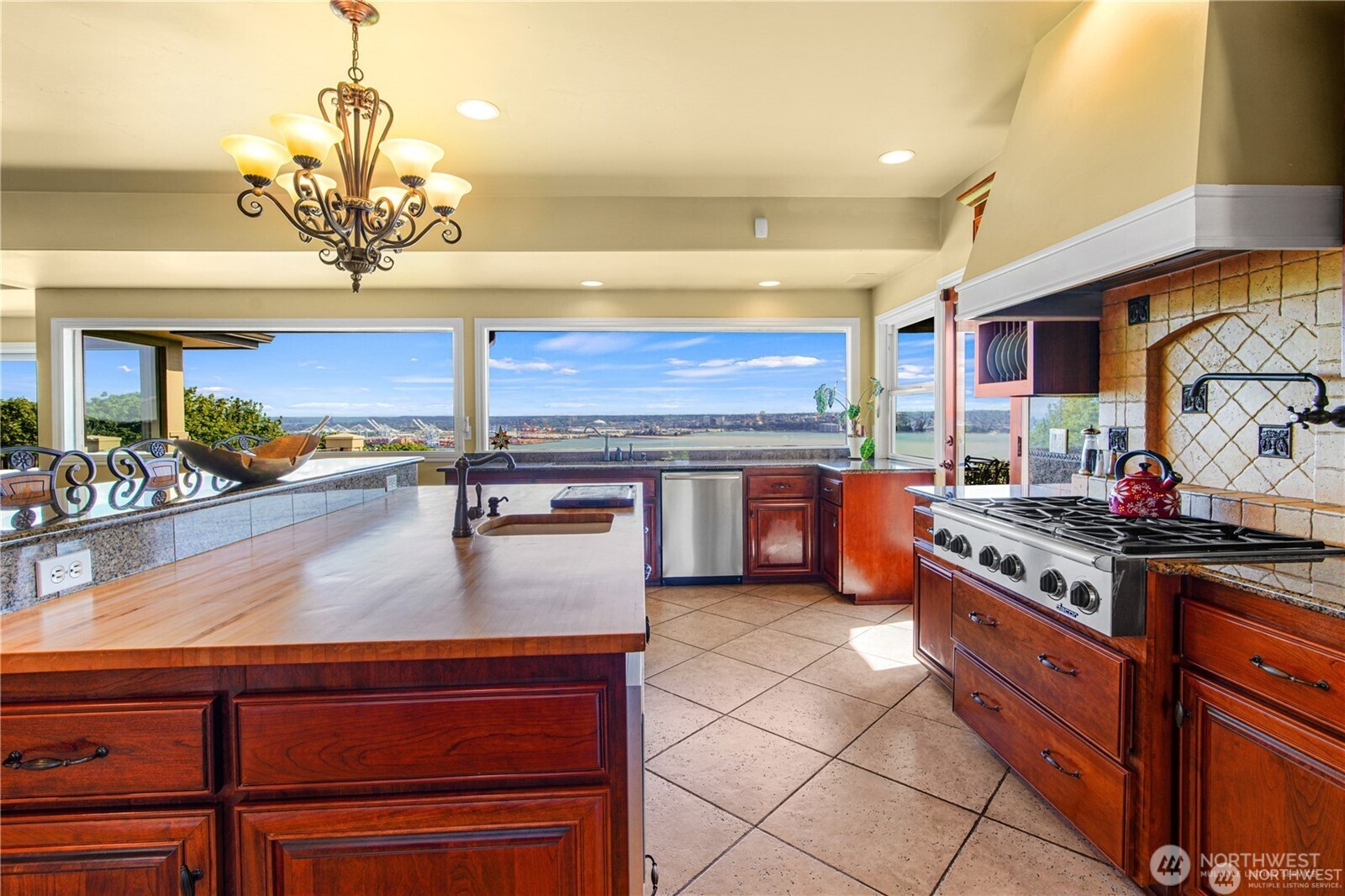4702 Browns Point Boulevard NE, Tacoma, WA 98422