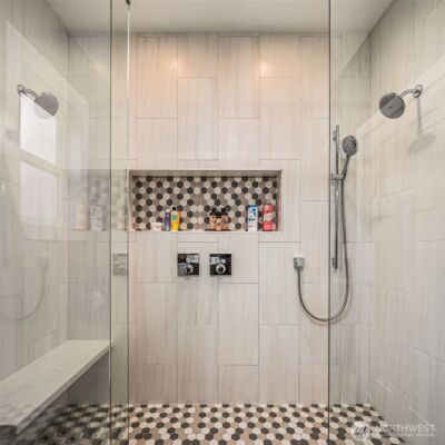 6411 WOODLAND Place N, Seattle, WA 98103 - Photo 12