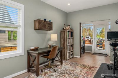 6411 WOODLAND Place N, Seattle, WA 98103 - Photo 14