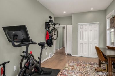 6411 WOODLAND Place N, Seattle, WA 98103 - Photo 15