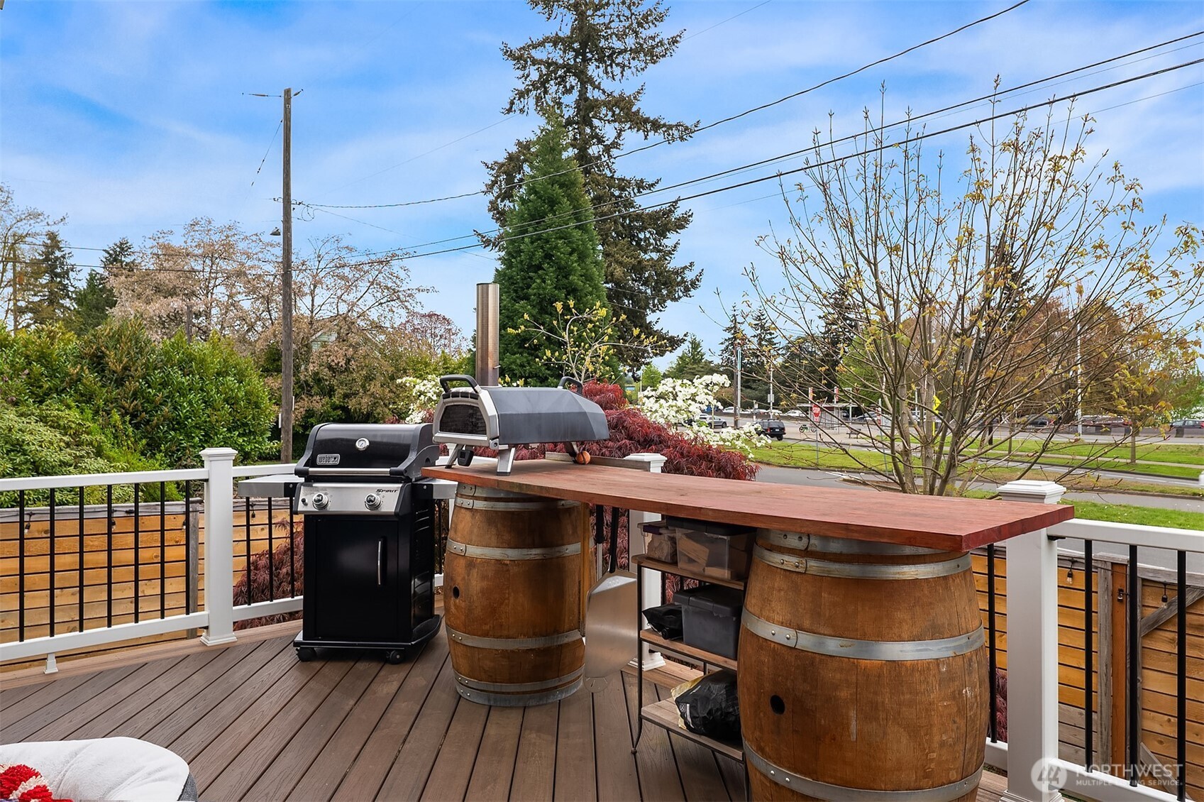 6411 WOODLAND Place N, Seattle, WA 98103