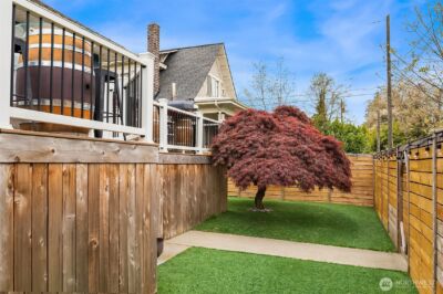 6411 WOODLAND Place N, Seattle, WA 98103 - Photo 26