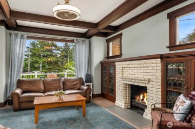 6411 WOODLAND Place N, Seattle, WA 98103 - Photo 7