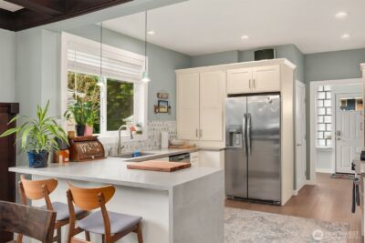 6411 WOODLAND Place N, Seattle, WA 98103 - Photo 9