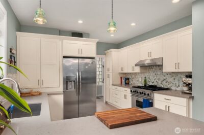 6411 WOODLAND Place N, Seattle, WA 98103 - Photo 10