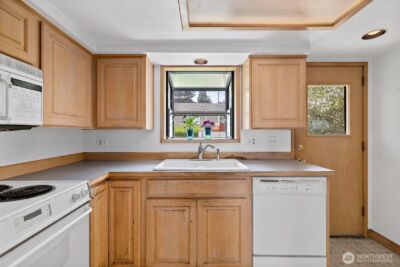 8403 S 120th St , Seattle, WA 98178 - Photo 15