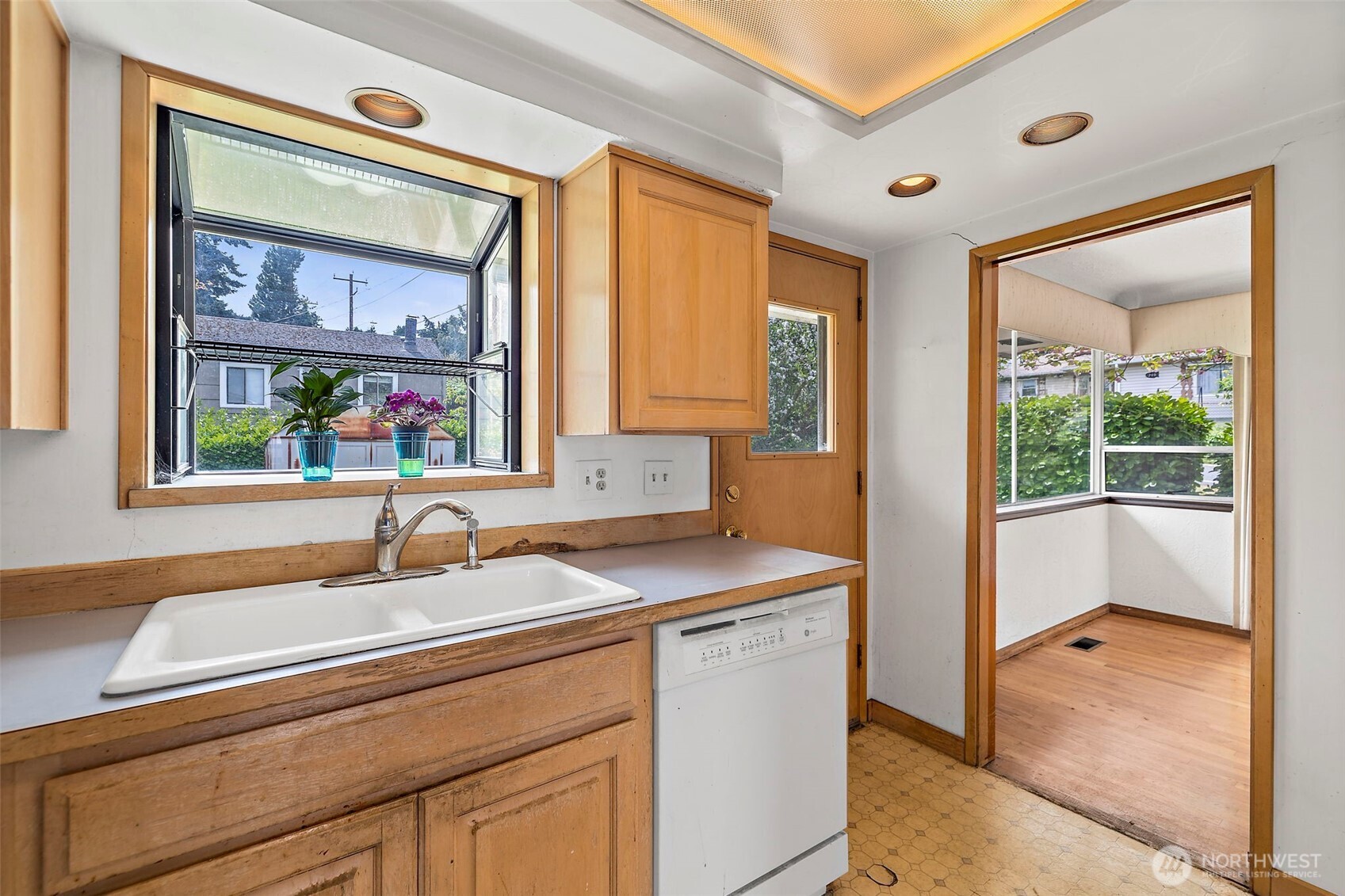 8403 S 120th St , Seattle, WA 98178
