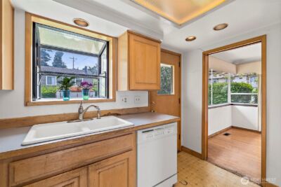 8403 S 120th St , Seattle, WA 98178 - Photo 16