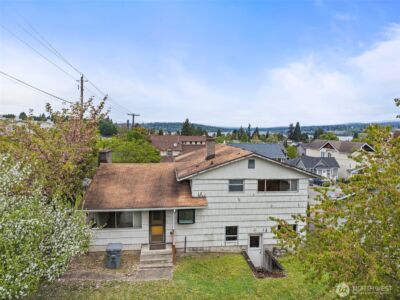 8403 S 120th St , Seattle, WA 98178 - Photo 2