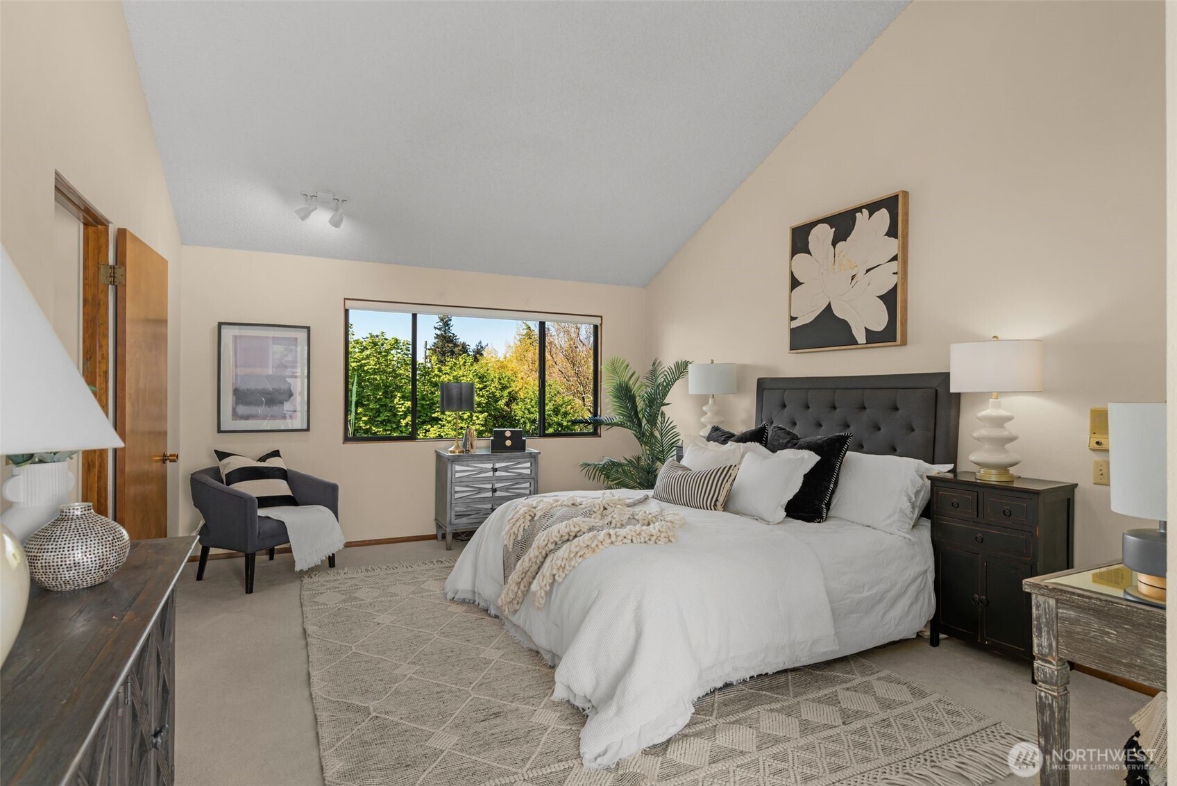 5414 SW Charlestown Street , Seattle, WA 98116