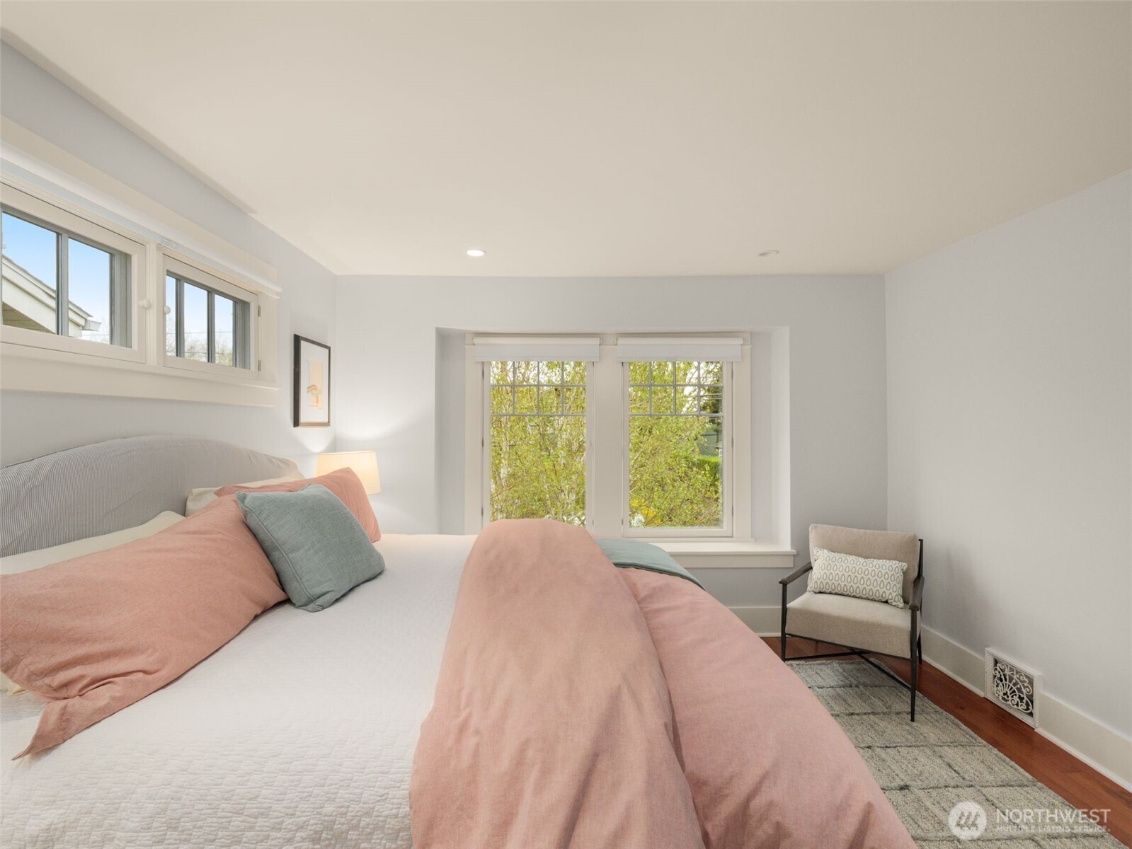 1909 4th Avenue N, Seattle, WA 98109