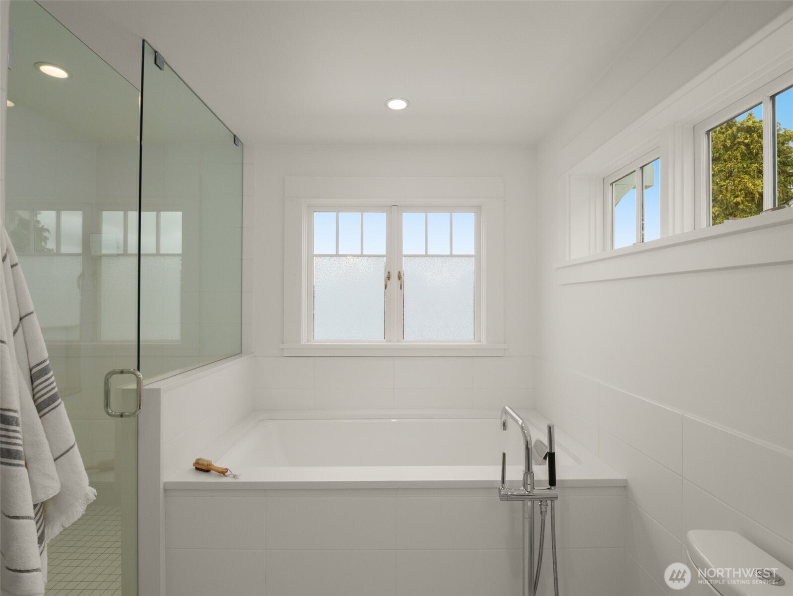 1909 4th Avenue N, Seattle, WA 98109