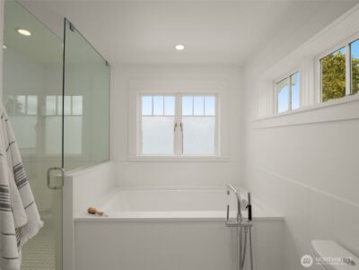 1909 4th Avenue N, Seattle, WA 98109 - Photo 19