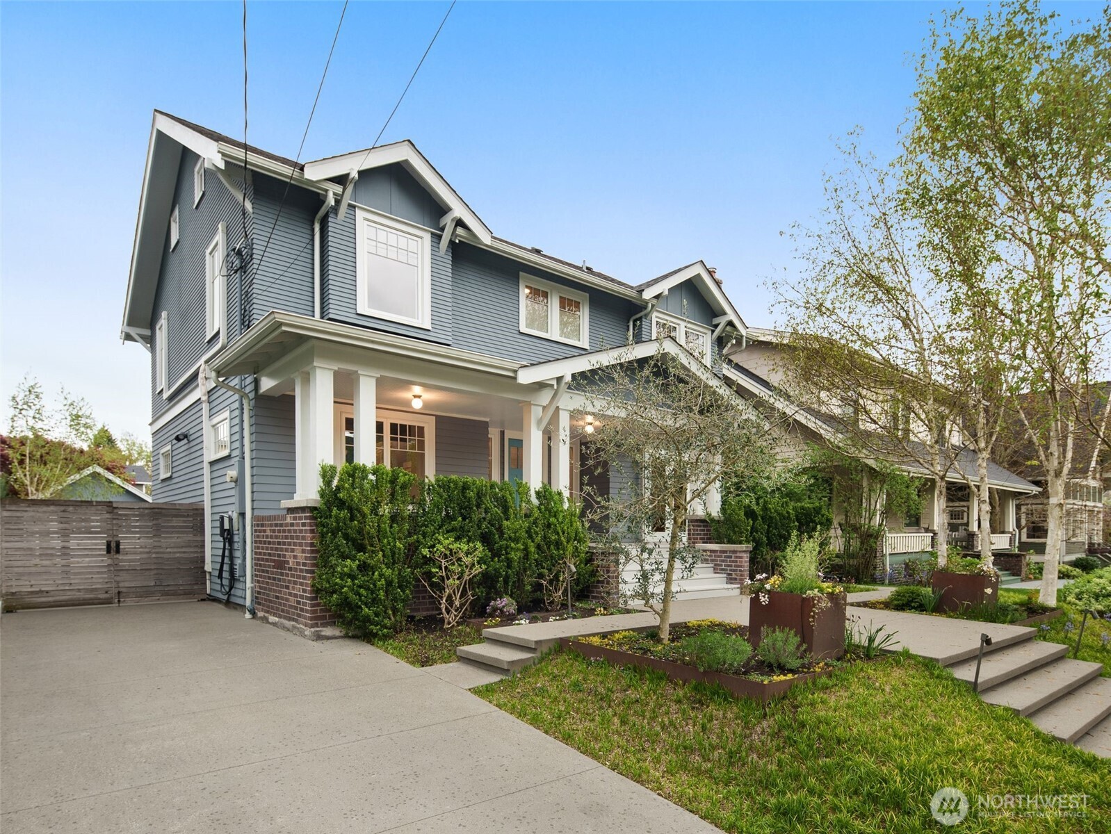 1909 4th Avenue N, Seattle, WA 98109