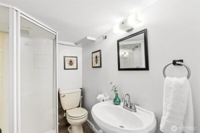 705 N 104th Street , Seattle, WA 98133 - Photo 16