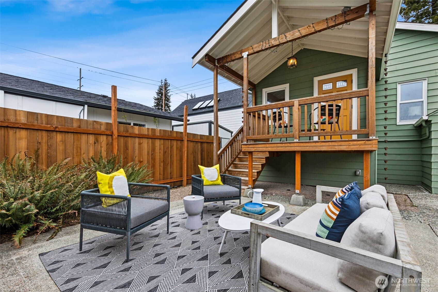 705 N 104th Street , Seattle, WA 98133