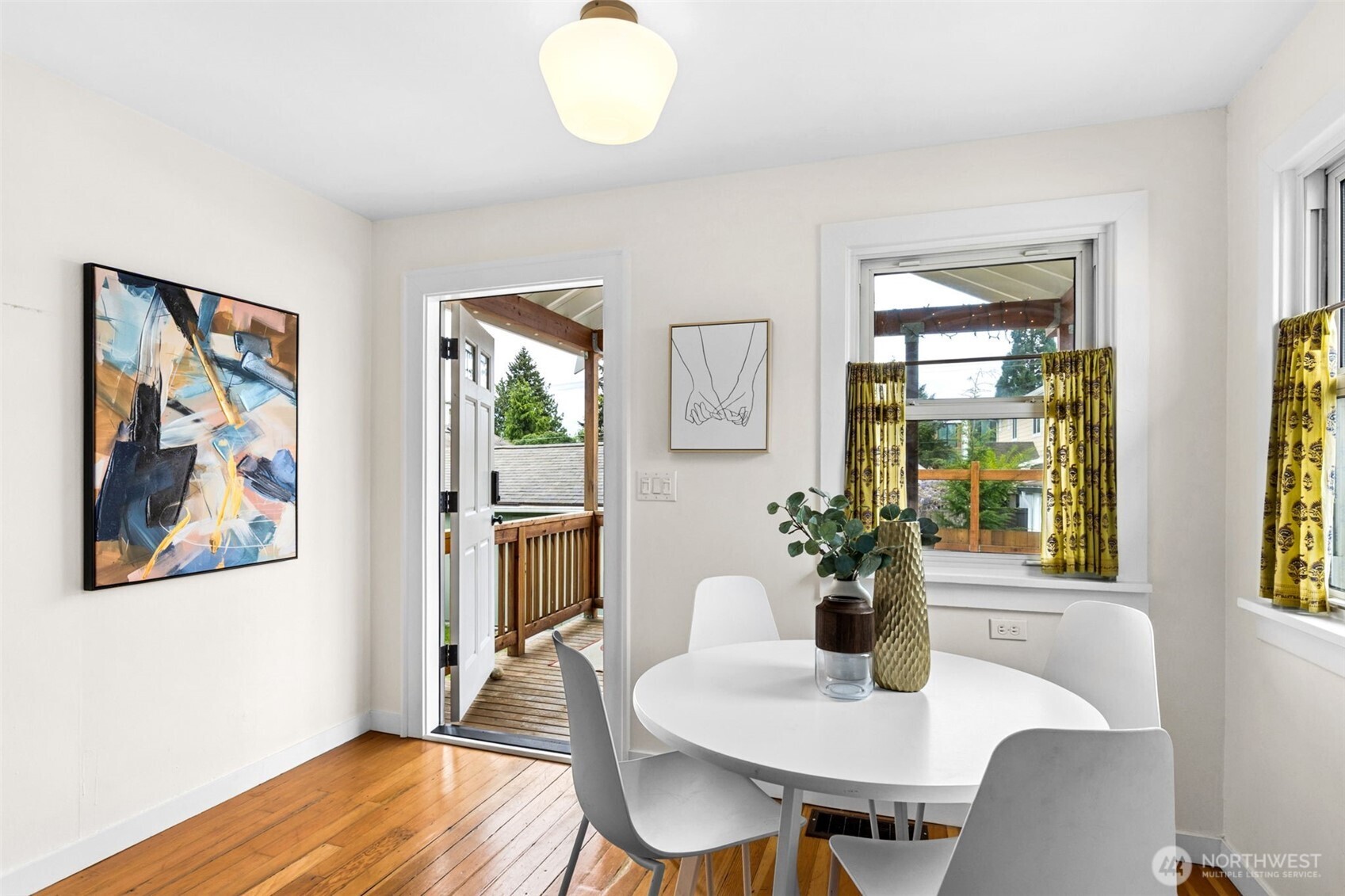 705 N 104th Street , Seattle, WA 98133