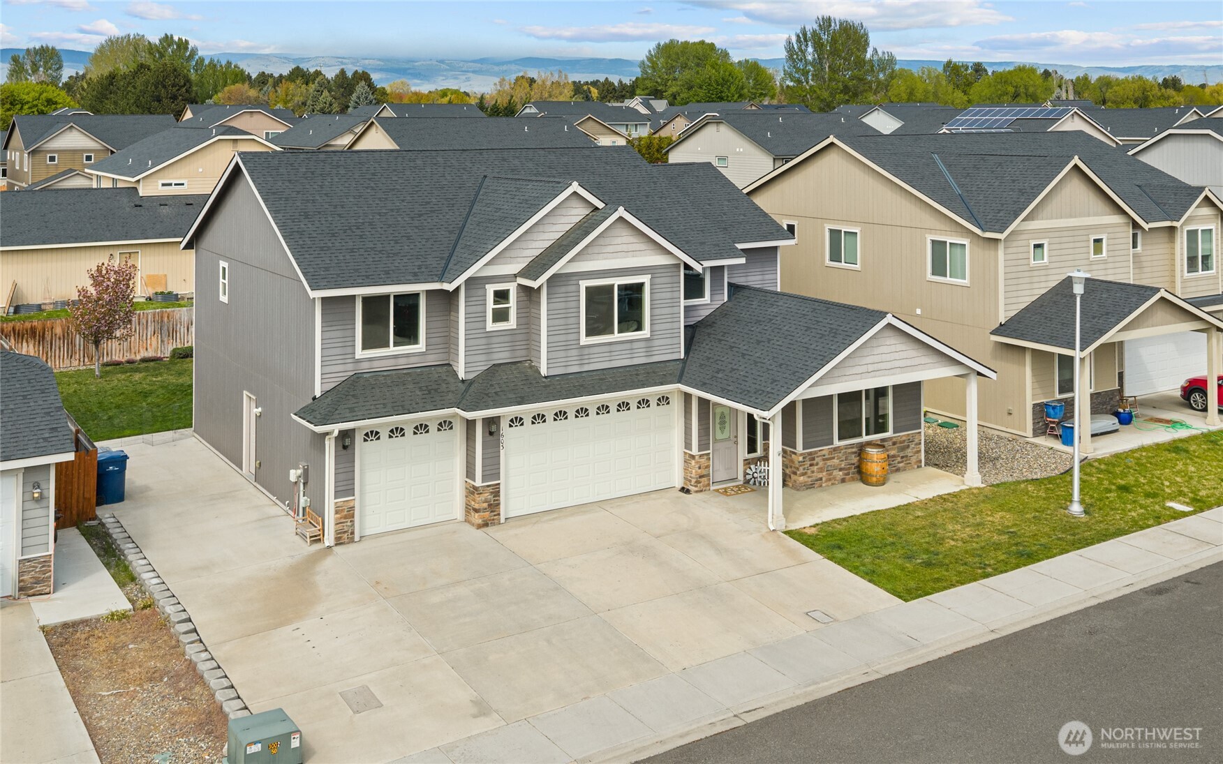 1603 E Sparrow Knoll Avenue , Ellensburg, WA 98926
