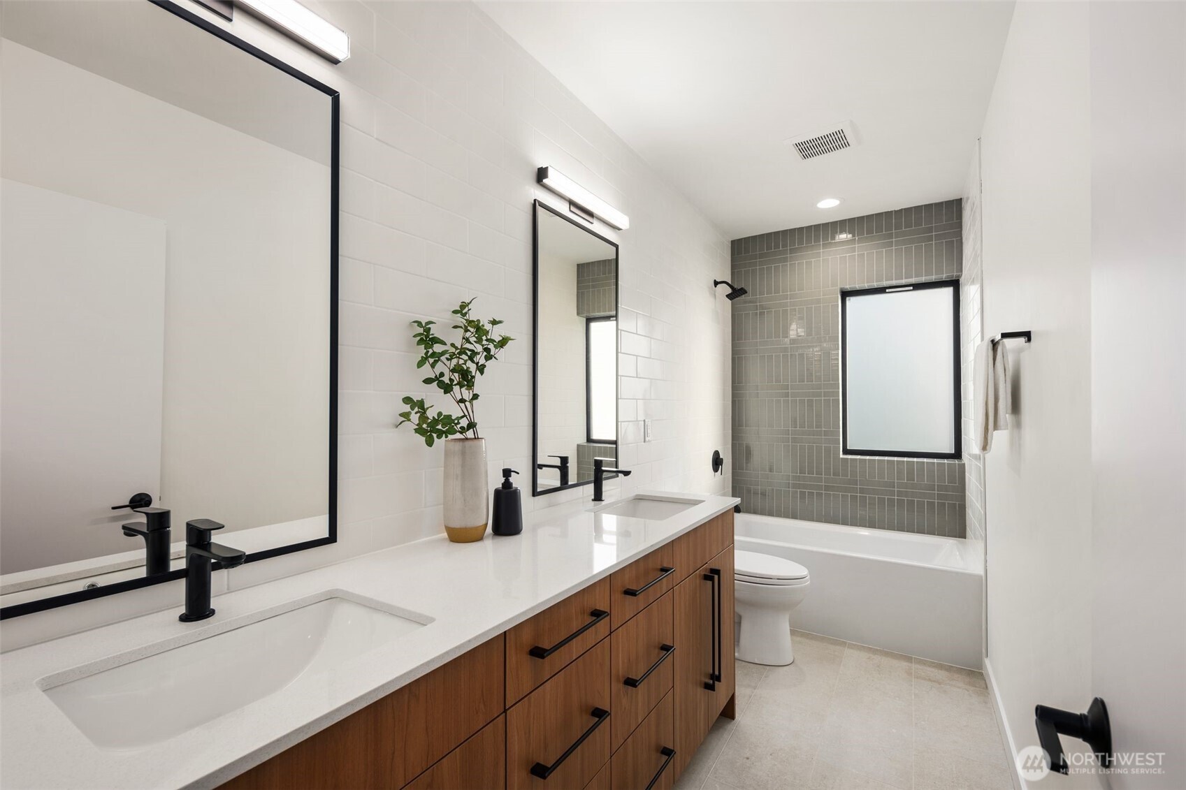 5248 23rd Avenue SW, Seattle, WA 98106