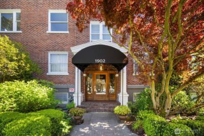 1902 Bigelow Avenue N #304, Seattle, WA 98109 - Photo 2