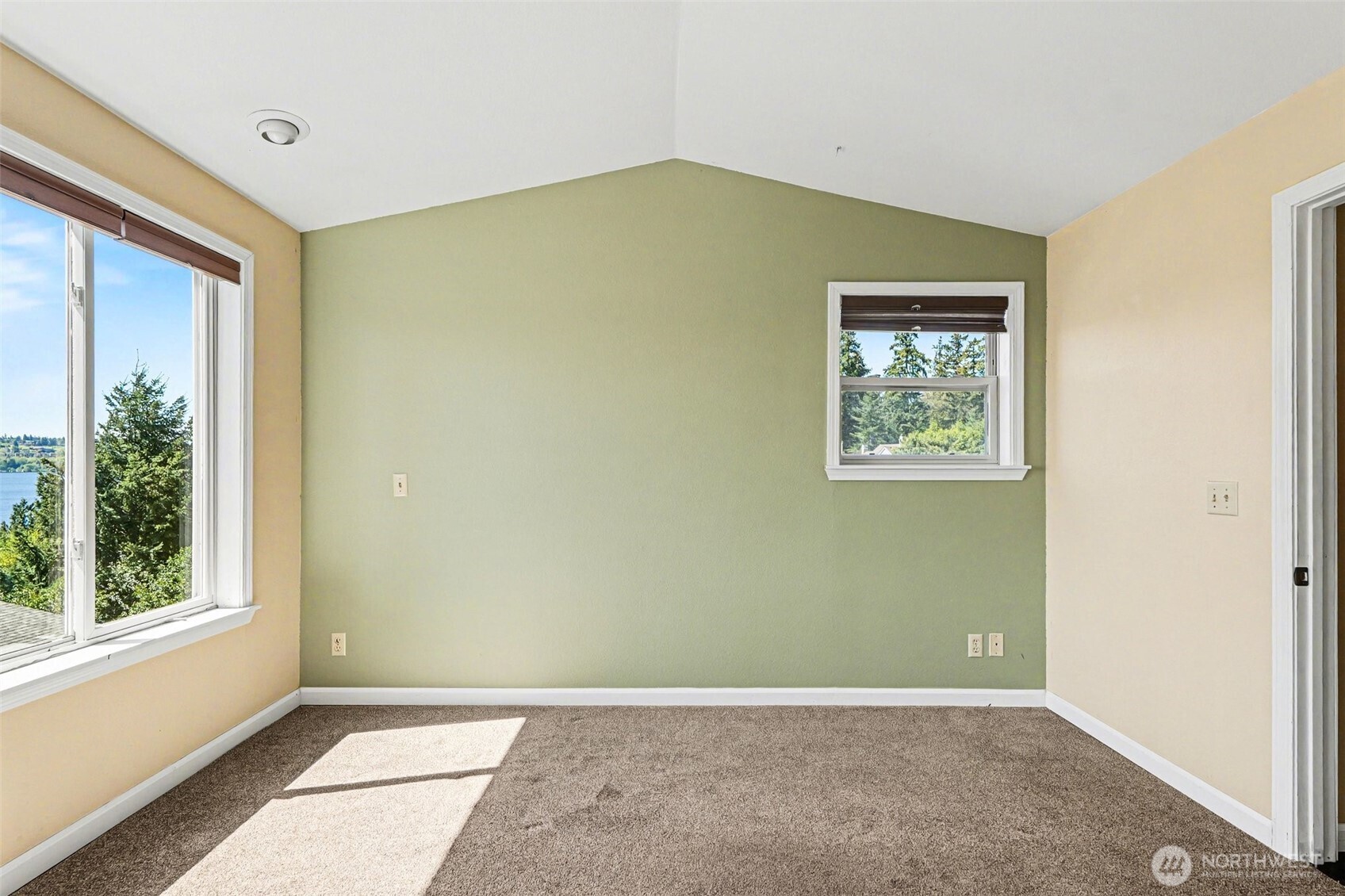 10917 80th Place NE, Kirkland, WA 98034