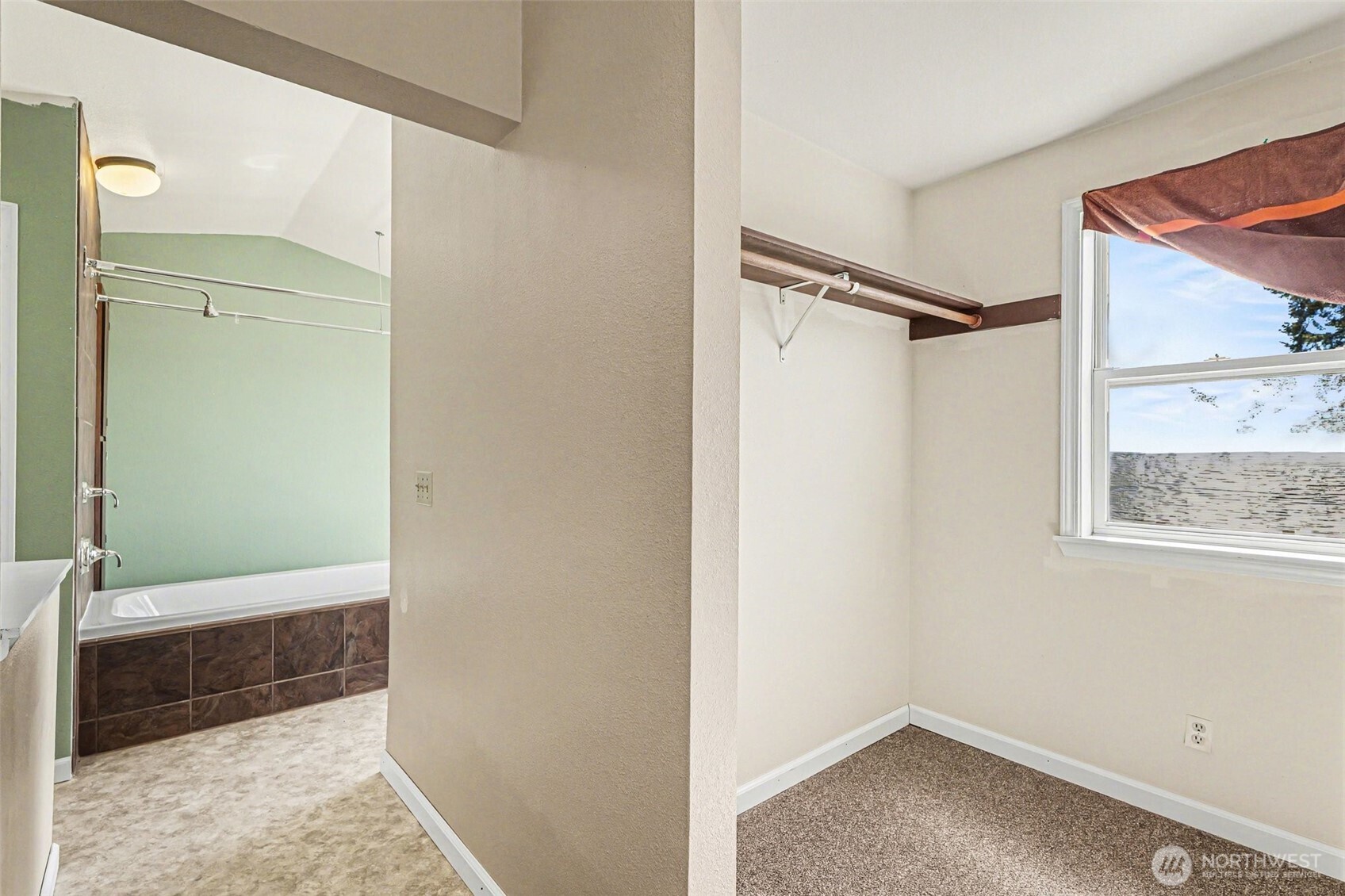 10917 80th Place NE, Kirkland, WA 98034