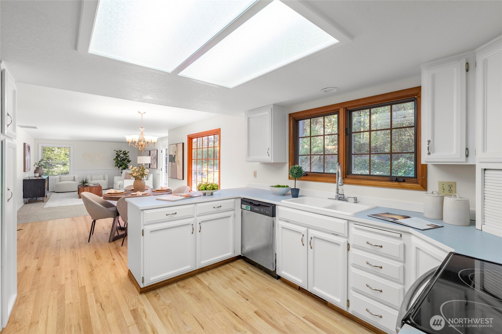 858 Illahee Drive , Fox Island, WA 98333