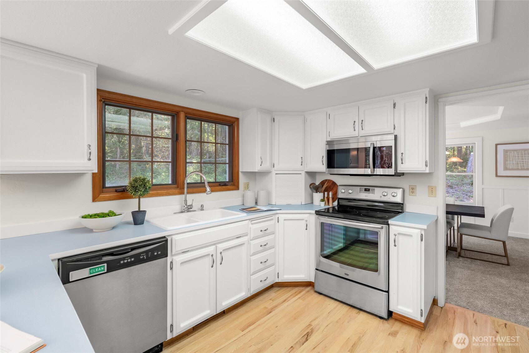 858 Illahee Drive , Fox Island, WA 98333