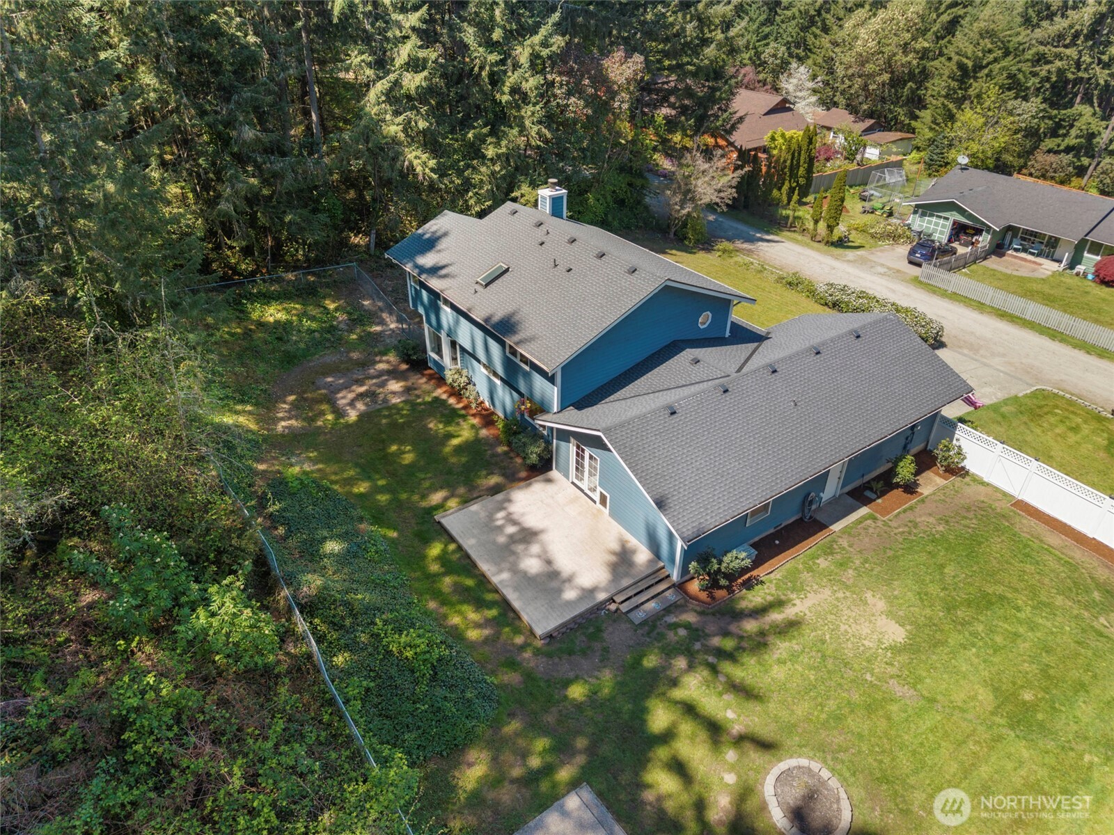 858 Illahee Drive , Fox Island, WA 98333