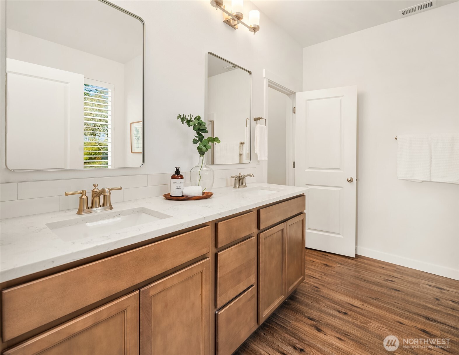 2401 E 16th Street , Bremerton, WA 98310